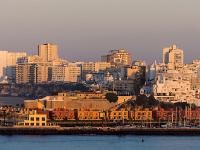 Goldenes Morgenlicht auf Portimão